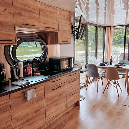 Lilly Hausboot * Polich