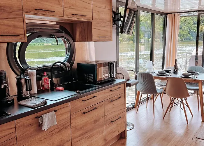 Lilly Hausboot * Polich